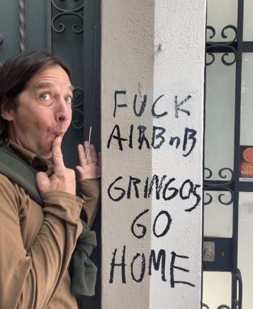 Anti-AirBnB Graffiti in CDMX