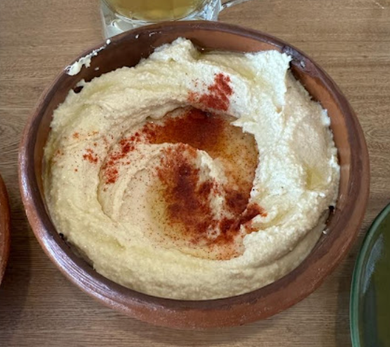 plate of hummus