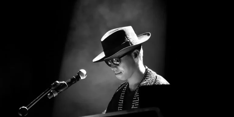 Zhu performing in 2017.