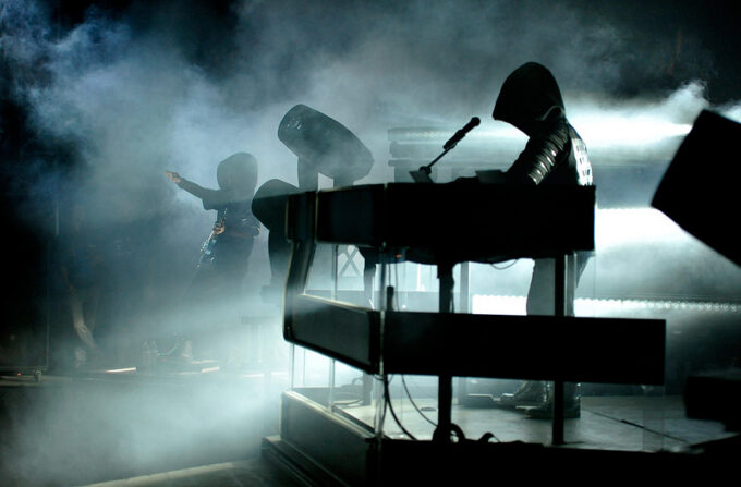 Zhu in concert