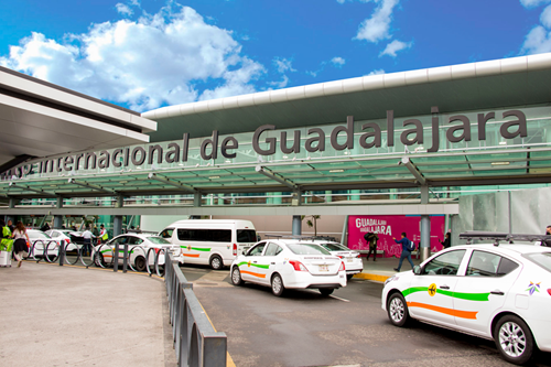 A Comprehensive Guide to Guadalajara (GDL) Airport in 2025 9 Taxis pulling into GDL airport.