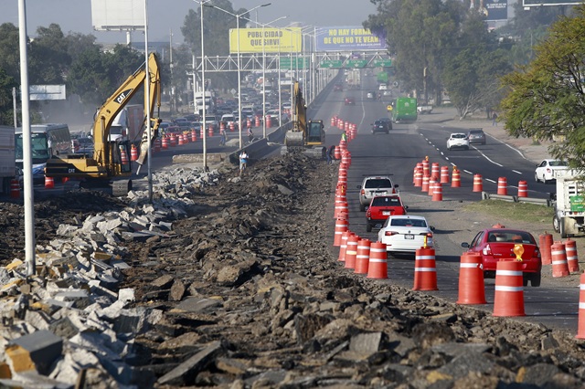A construction mess along Carretera Chapala in 2025.